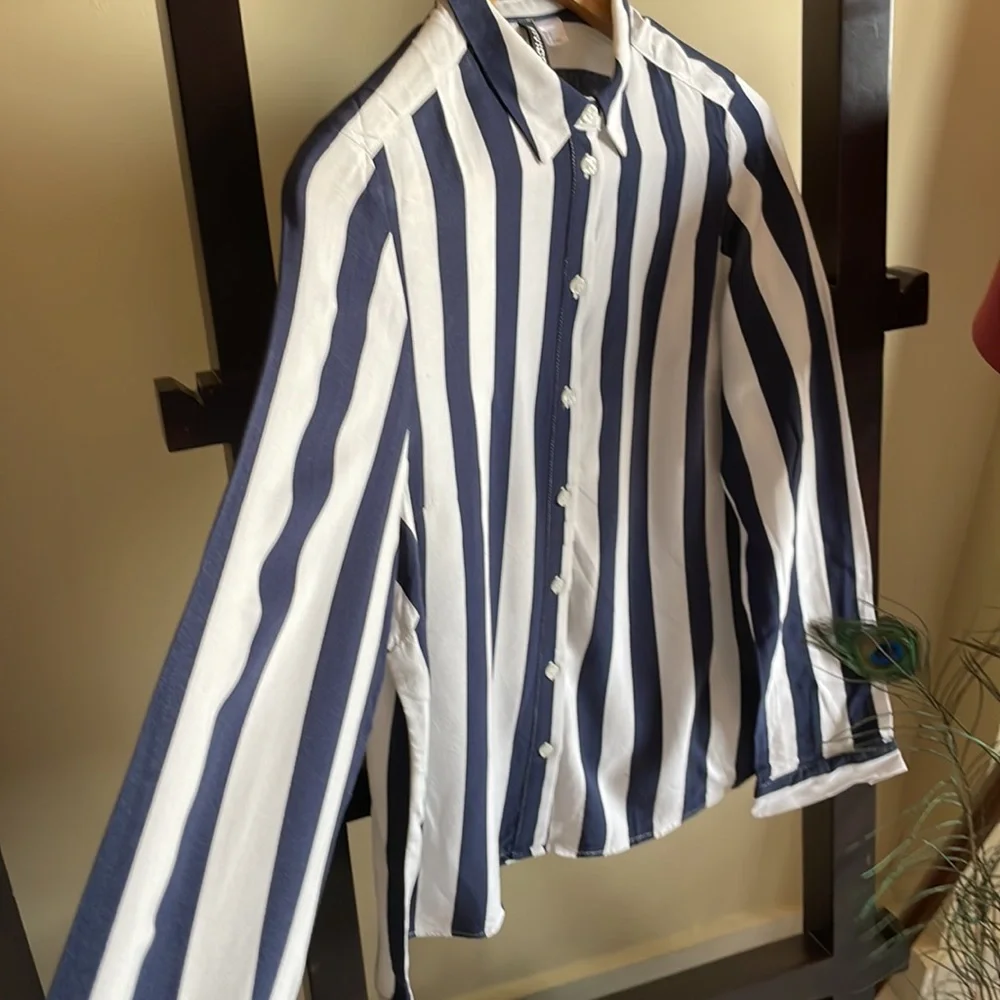H&M Divided striped white and blue shirt. Shirt UK 8 - Picture 1 of 6